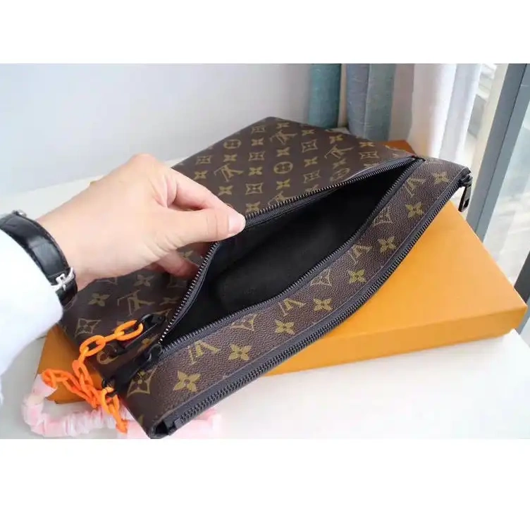 Official Brother Sam LV 19T1L0029 Bags 0604